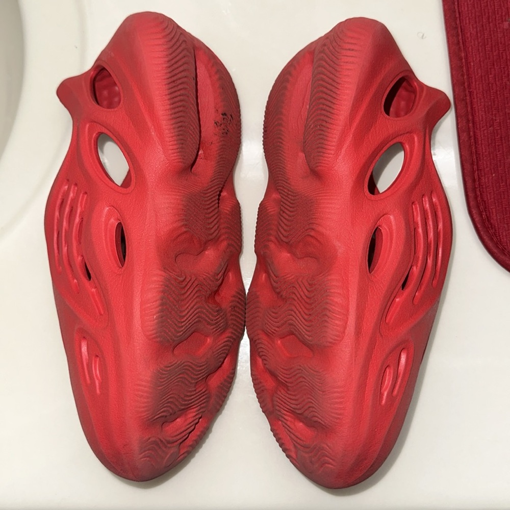 Adidas Yeezy foam RNNR Vermilion (kids)
